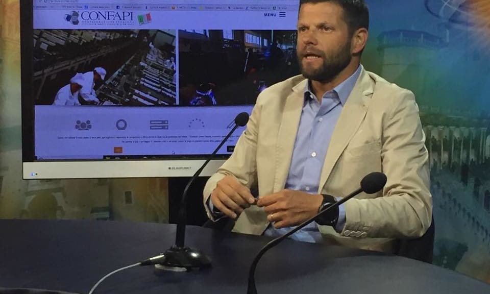 35206720_1928260907465641_1501130291593347072_n