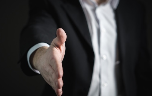 stretta di mano